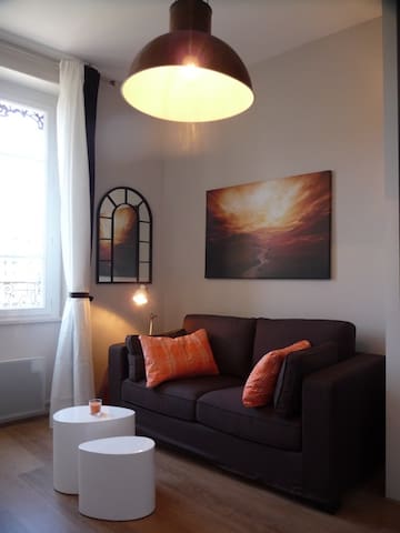 Joli studio meublé au pied du métro