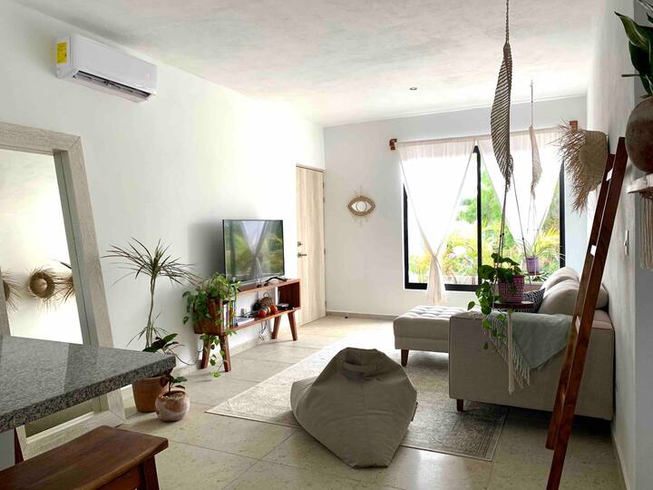 Charmante Wohnung mit Balkon und Rund-um-die-Uhr-Sicherheitsdienst - Airbnb