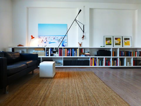 Top performing Airbnb: Unique 160 m2 apt. with balcony in København