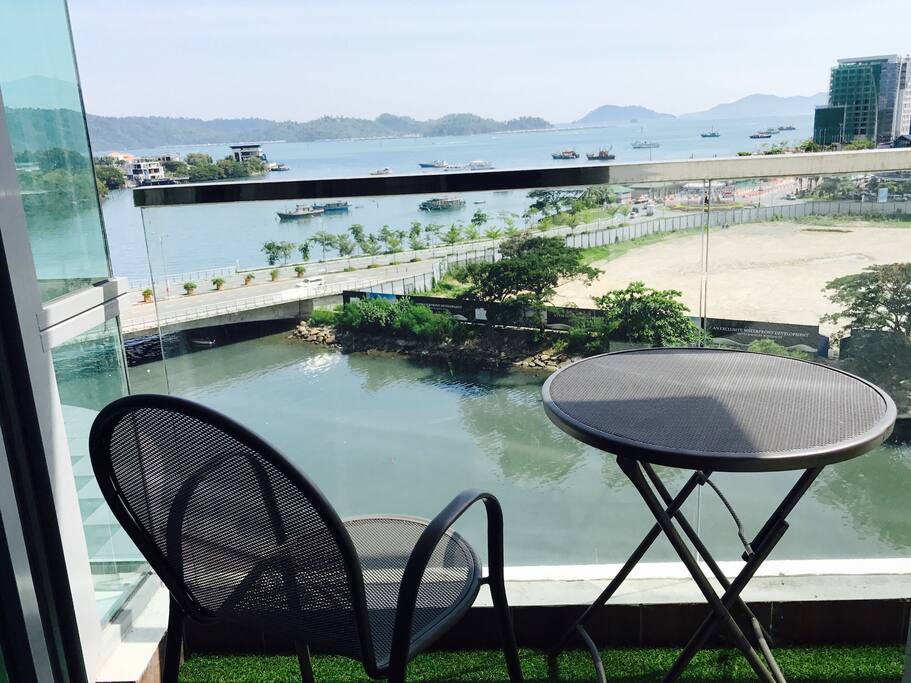 Relaxing to get a full seaview here.