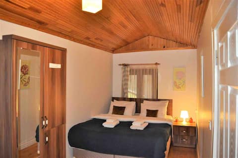 Cosy House Private Room&Wi-Fi in Historic Town