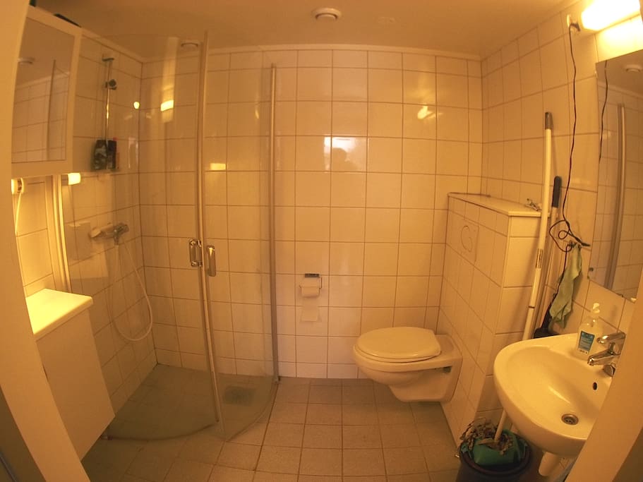 bathroom with hot-water 24hours