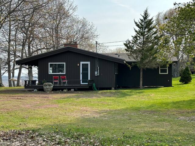 Beach house in Scotchtown gallery image 2