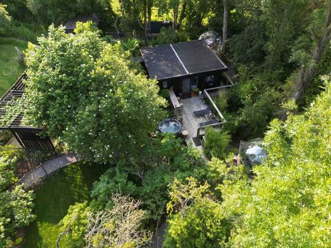 Natures Edge Cabin