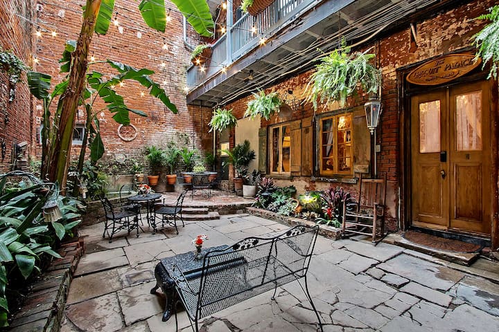 French Quarter Mansion | Sleeps 44 gallery image 2