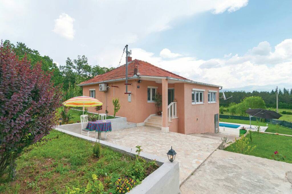 Hause in Hrvace with pool in nature !