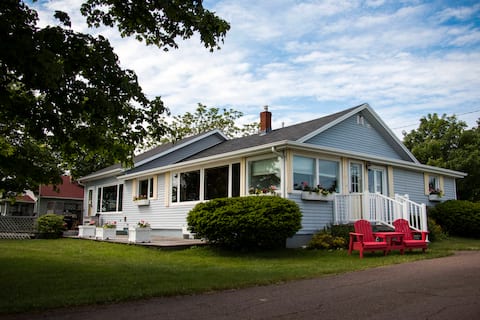Bayside Cottages-WaterfrontHome-AC-laundry