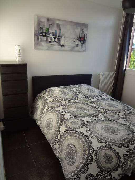 Un lit en 140x200cm