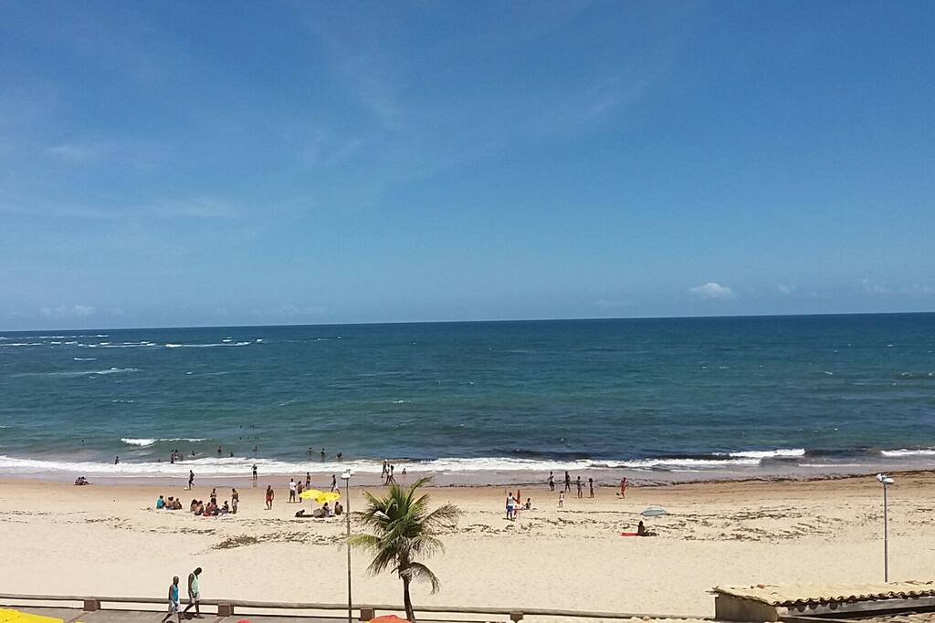 Vista central da praia de Amaralina