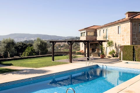 Country House - Private Heated Pool (12 pax)