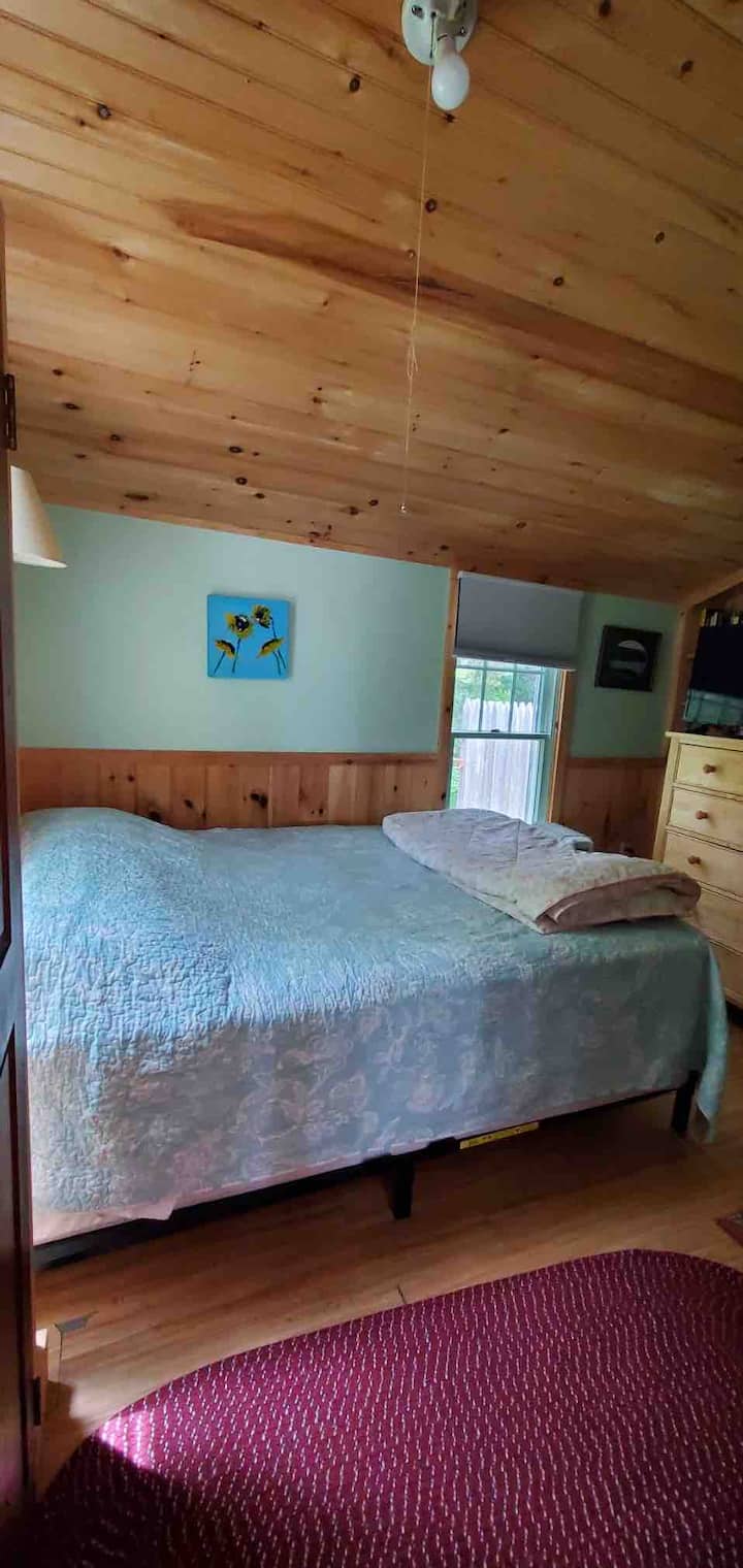 Duerme tranquilo en las cómodas camas ... cama completa en la planta baja. 