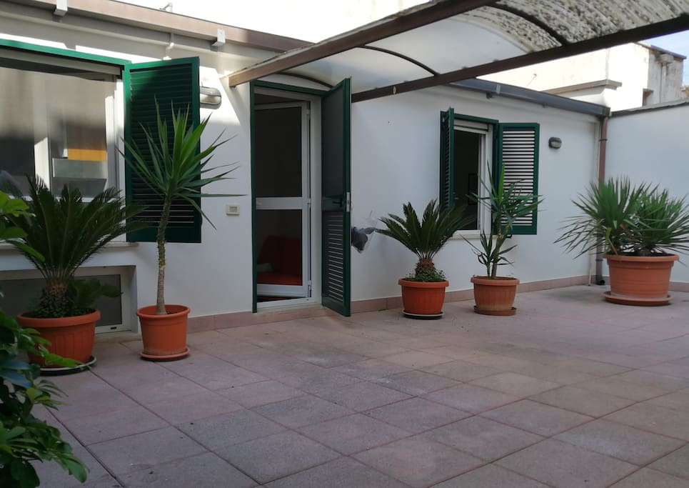 Terrazza e ingresso appartamento