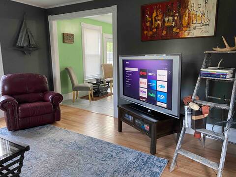 Successful Airbnb property: Downdeasta on Broadway in Maine Rural