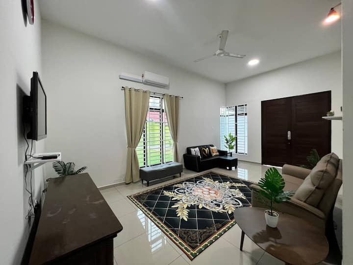 Aisy Homestay Muar - Muar
