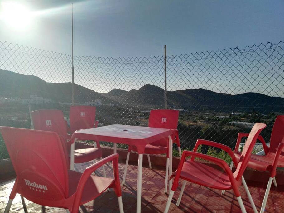 Gran terraza con vistas inigualables de todas las huertas de Nijar.