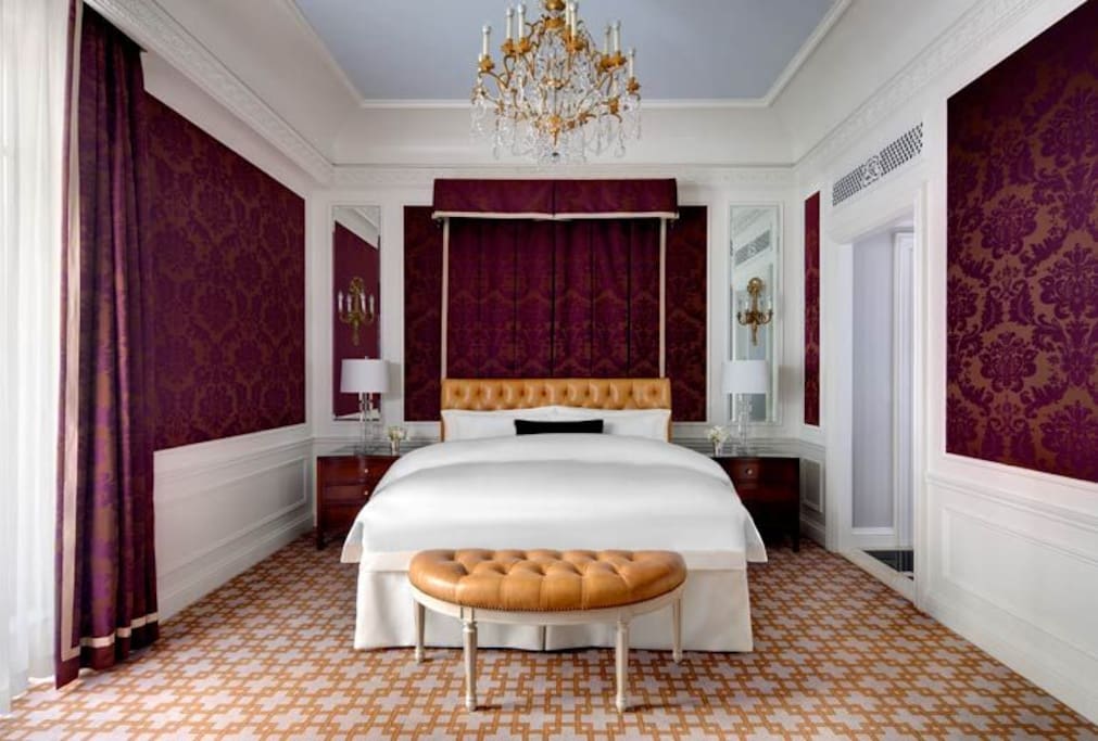 The St. Regis Bed is an inviting sanctuary and a stately centerpiece for your bedroom. Cashmere quilting, a plush pillow top and natural fabrics cushion the surface, while our signature construction eliminates motion transfer while you rest.