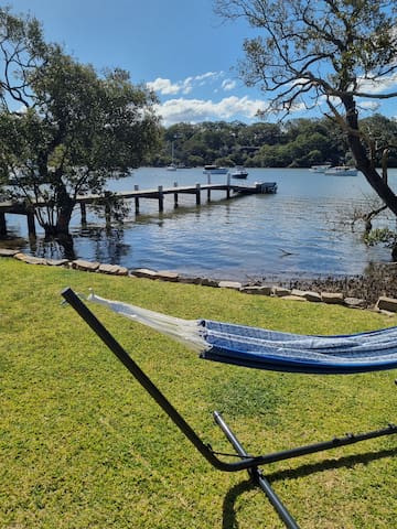 River Run- stunning Hawkesbury waterfront cottage