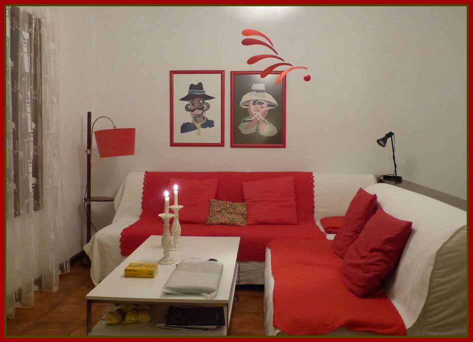 Wohnzimmer mit Fernseher