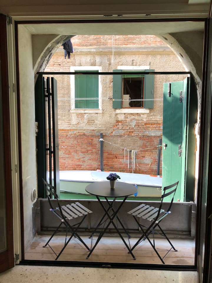 airbnb tours venice