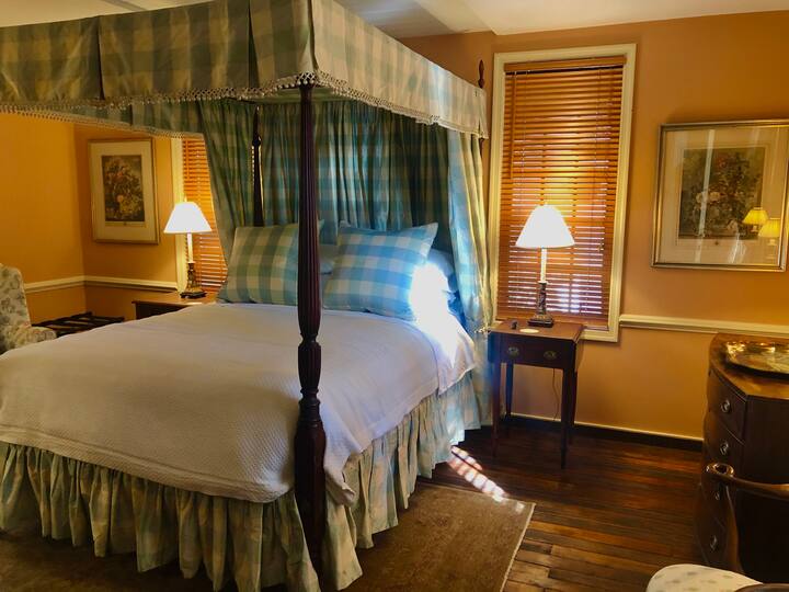 Room #1: The Jefferies Room, named after Hollymead Farm’s first owner.  Silk box plaid canopy and bedding. Luxurious Villa di Lusso sheets, pillows, duvet and bath towels. Long basket weave Bathrobes. Authentic 18th and 19th century antiques.