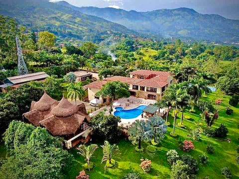 Villa Santillana 7 Bedroom Full House 1-18 people