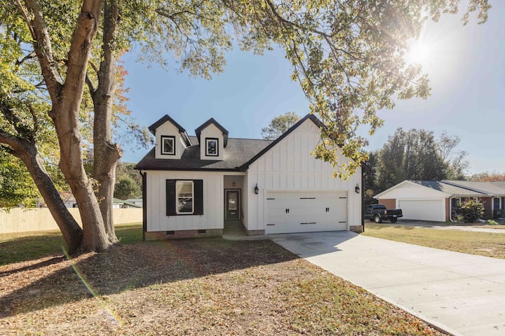 New Custom Home. King Bed. Garage. Pet Friendly - Greenville, SC