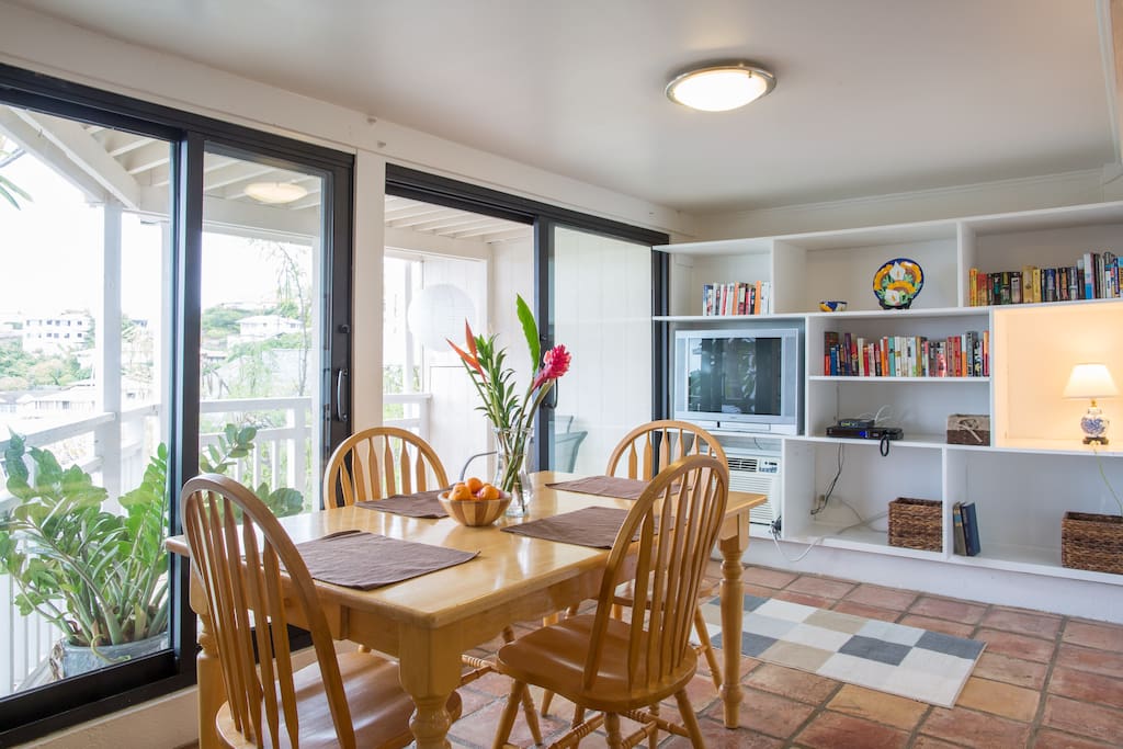 Bright dining area and lanai.