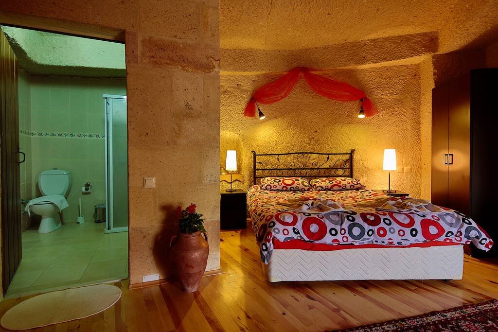 #caveroom2+1