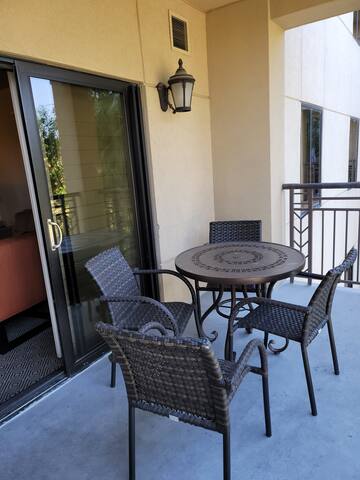 Vegas weekend! Royal Tahitian Suite gallery image 5