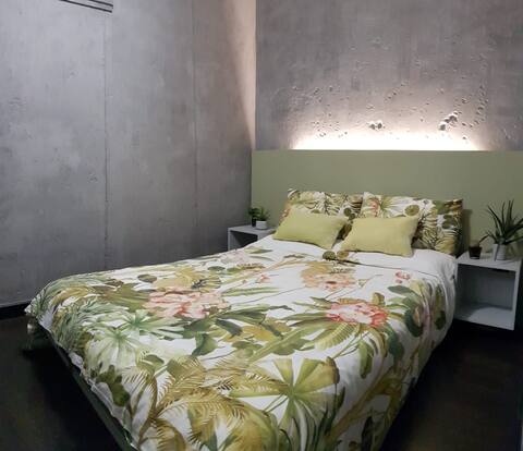 Apto Bolonia. new,preciosa decoracion indurtrial.