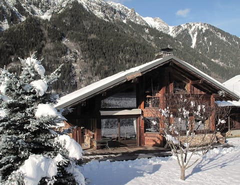 Propriété Airbnb réussie: SAVOYARD CHALET, WOOD, SOUTH FACING à Chamonix Mont Blanc