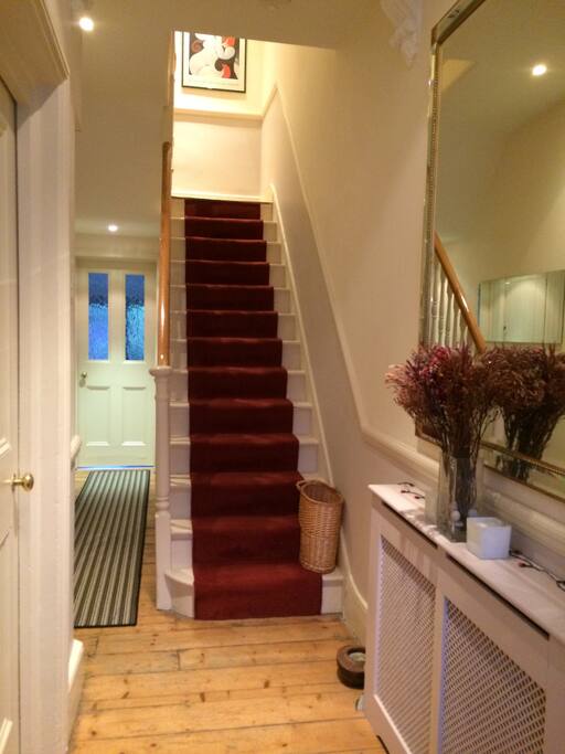 The entrance hall.
