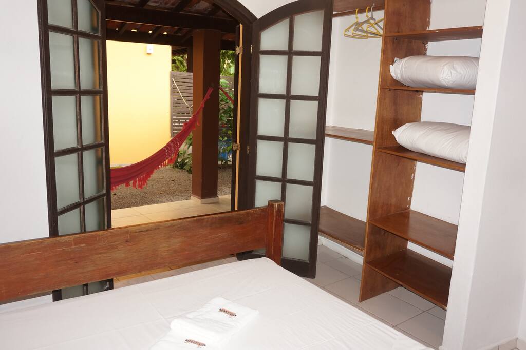 Quarto Chalé Família com 1 cama Queen Size e Ar condicionado