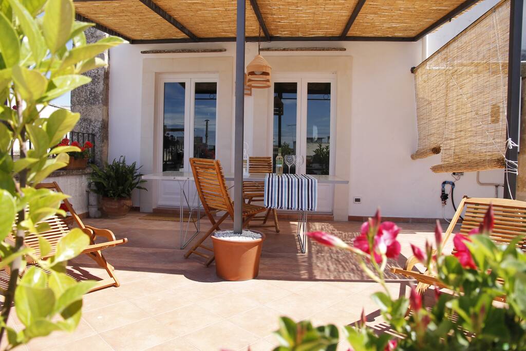 terrazzo (terrace)