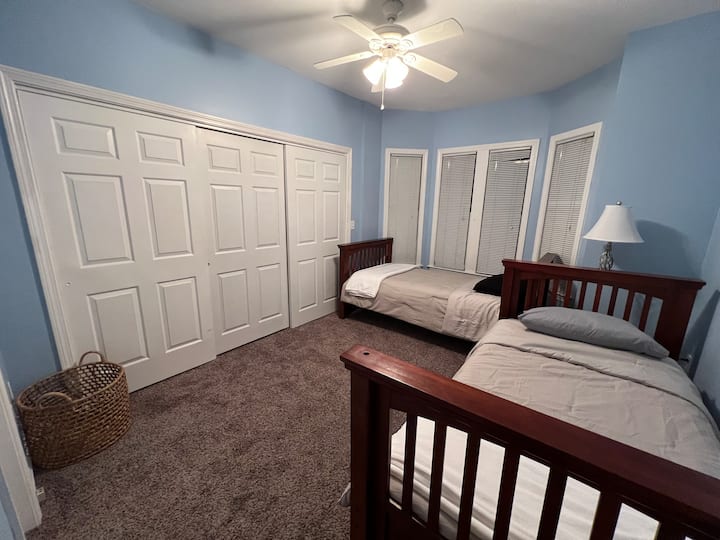 Спална соба со спуштање