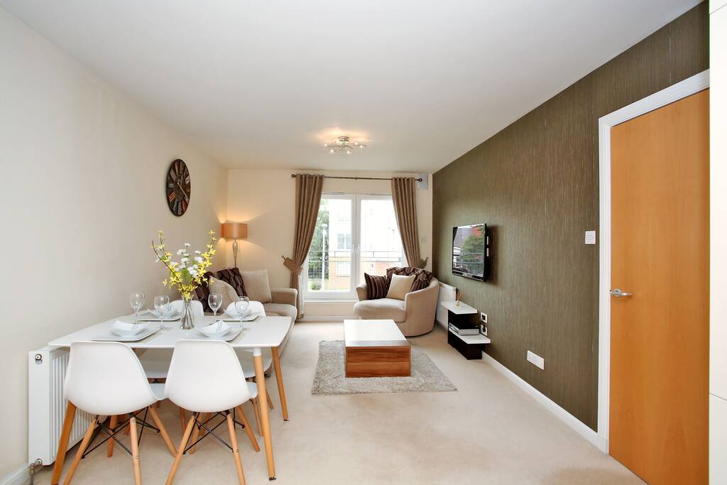 Lounge - Dining - Kitchen