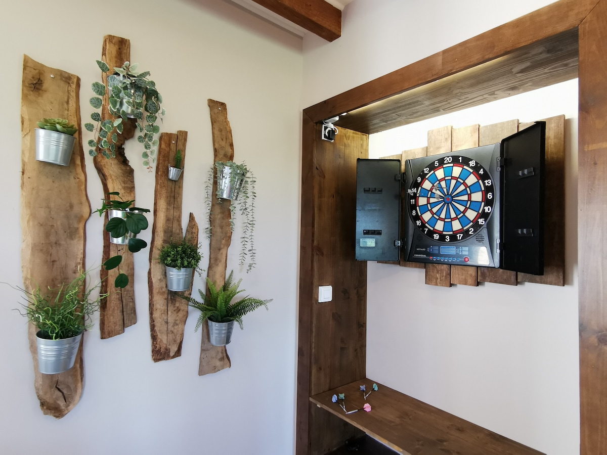 Top performing Airbnb: House with Valley View, XXL Spa, Billiards & Pinball in Diocèse De Limoges