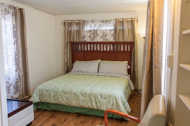 King Private Room- Central Location LA