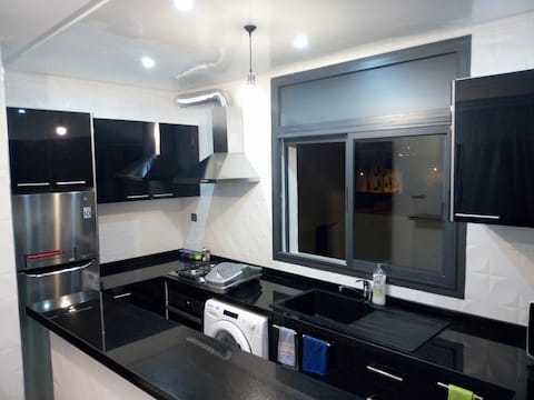 Apt neuf moderne bien equipé wifi clim satellite