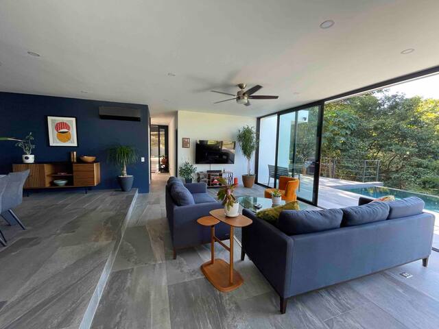 Private ocean view oasis w pool. Minutes to beach