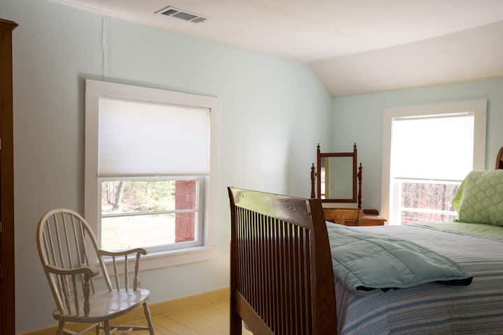 Acogedor dormitorio completo