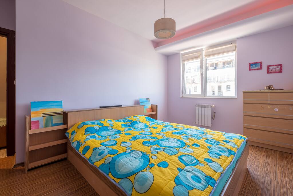 the bedroom with a comfortable double bed