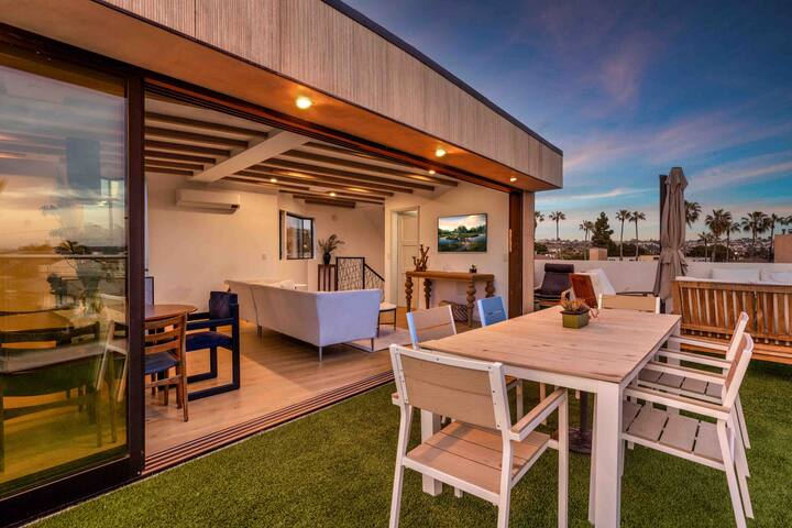 Brand new Architecture Jewel in Pacific Beach gallery image 5