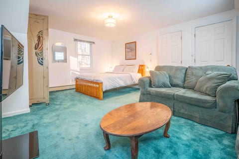 Two Bedroom Mountain Getaway Suite