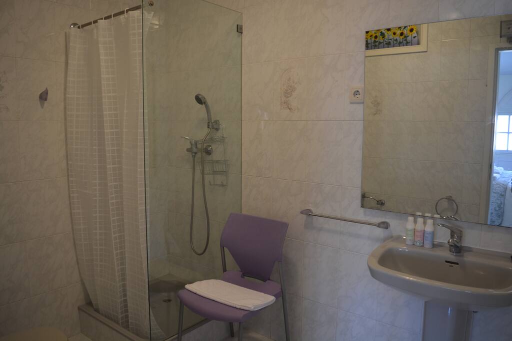 Quarto 1- instalação sanitária