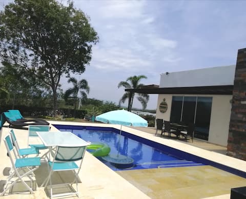 Beautiful House in Girardot Condominio Villa Maria