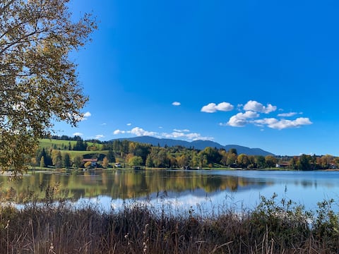 Idyllic 4* apartment in a lake-side location
