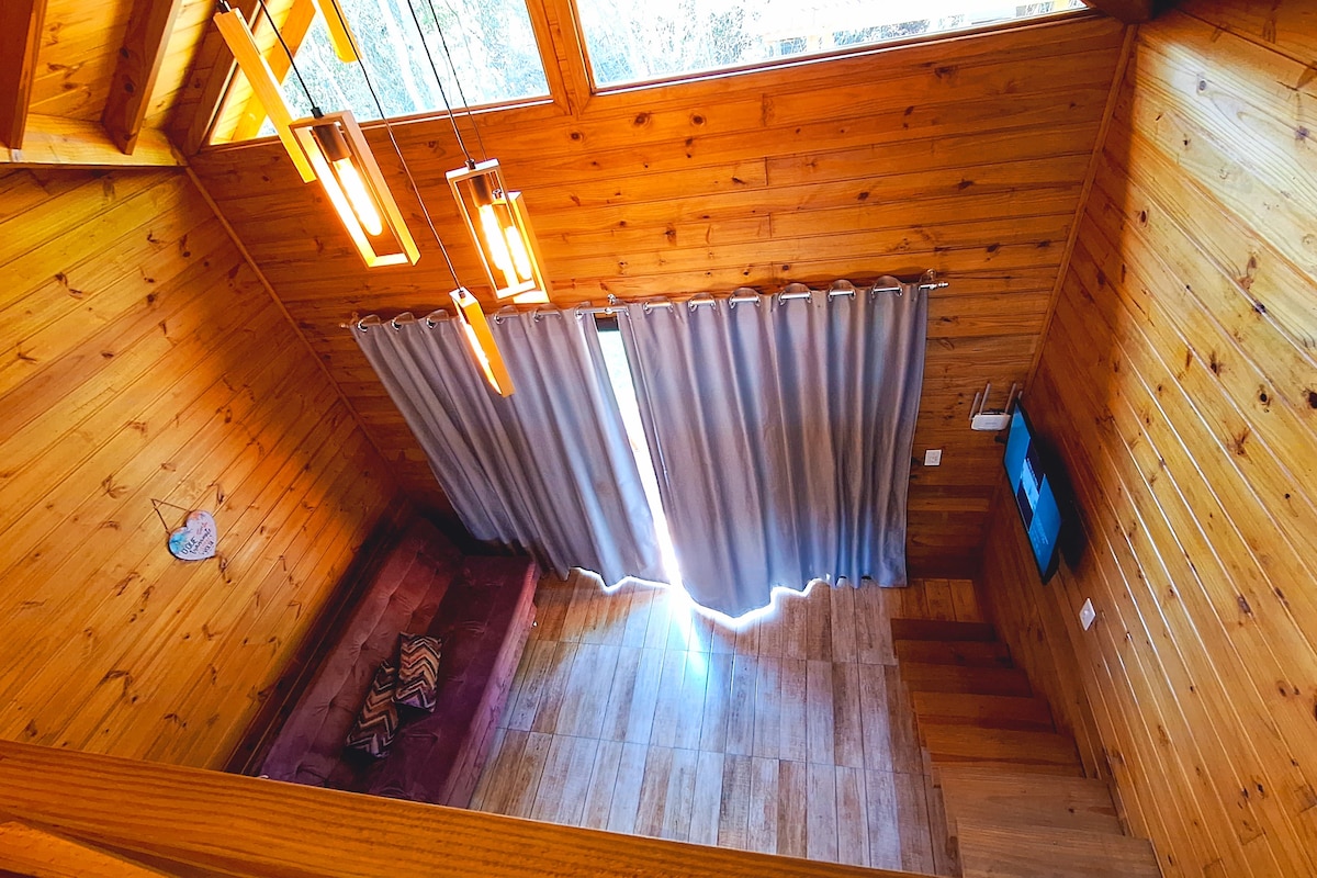 Top Airbnb: Private cabin with hot tub and pool em Imaruí