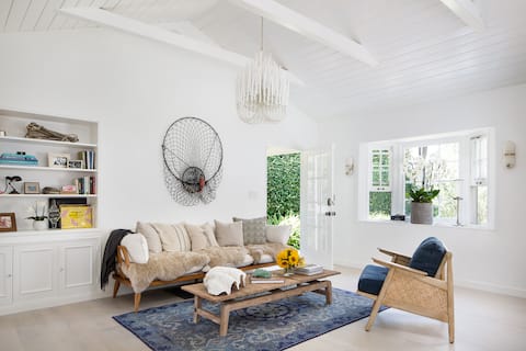 Popular Airbnb listing: Designer Perfect Beach Cottage - Walk to Beaches in Montecito