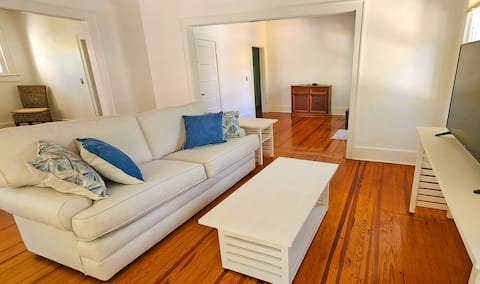 Successful Airbnb property: Beautiful Florida Bungalow: 26-VR-000046 in Sarasota